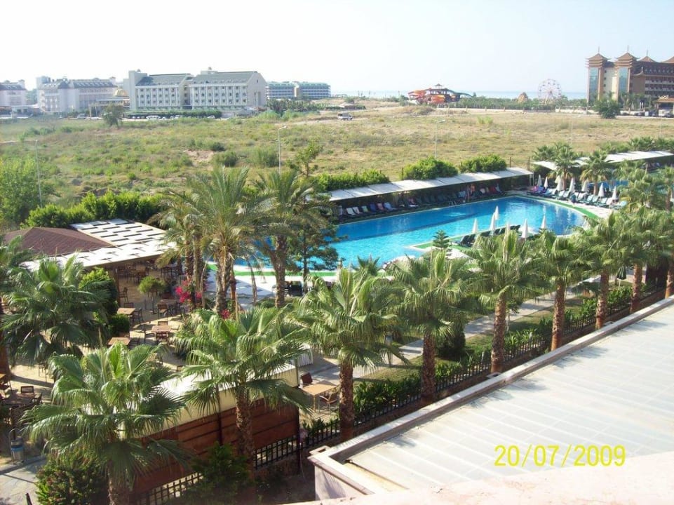 Blick auf Pool Hane Family Resort