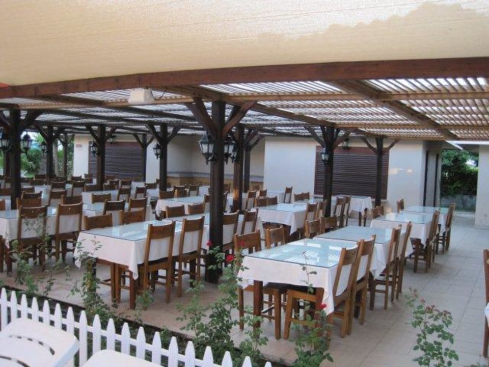 Snackbar am Pool Side Mare Resort & Spa