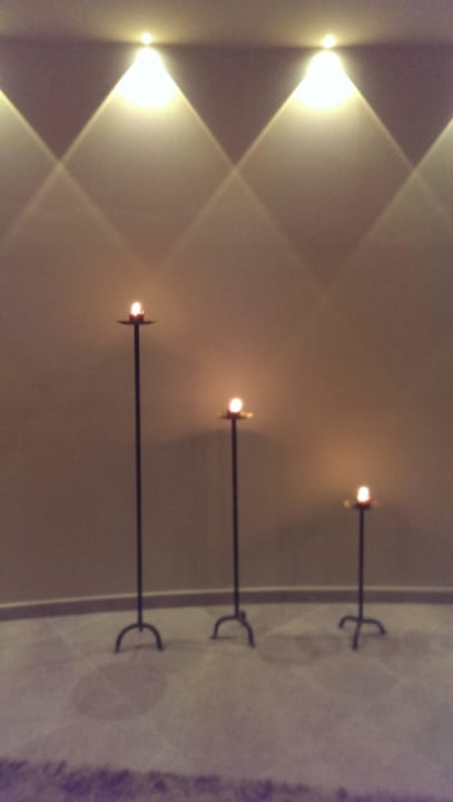 Auf dem Weg zum Pool Hotel Chalet Mirabell