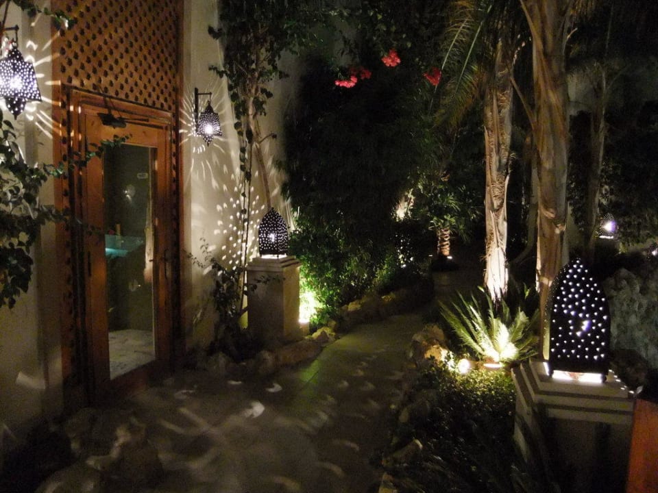 Zuwegung zu den Gebäuden Ghazala Gardens