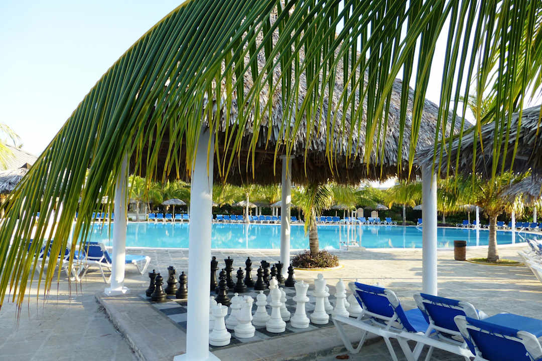 Schachfeld am Erwachsenenüool Melia Las Dunas