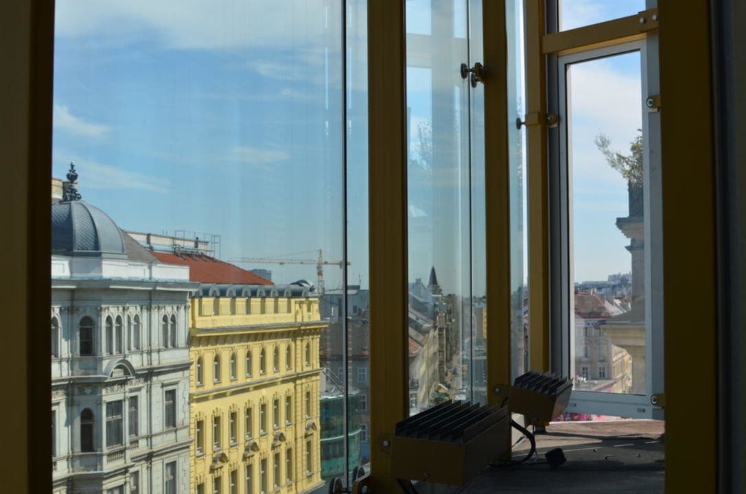 Von den Suiten Rictung Osten Austria Trend Hotel Savoyen Vienna