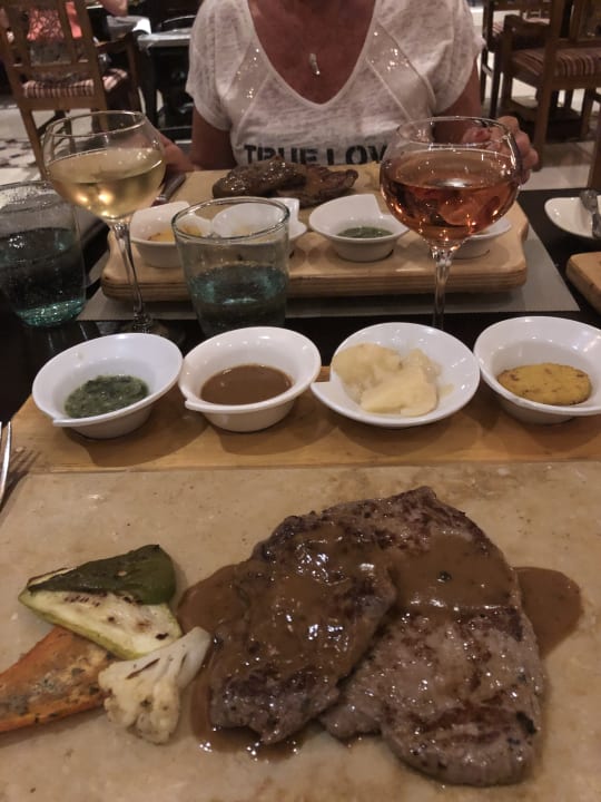 Gastro SUNRISE Crystal Bay Resort