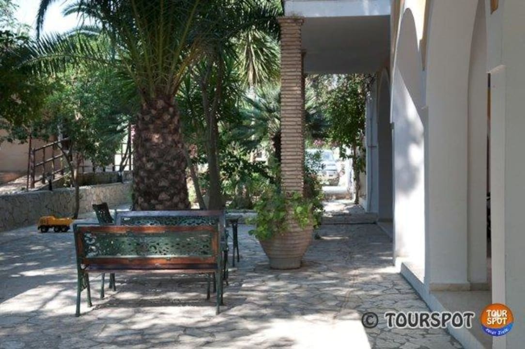 Gartenanlage Porto Koukla Beach