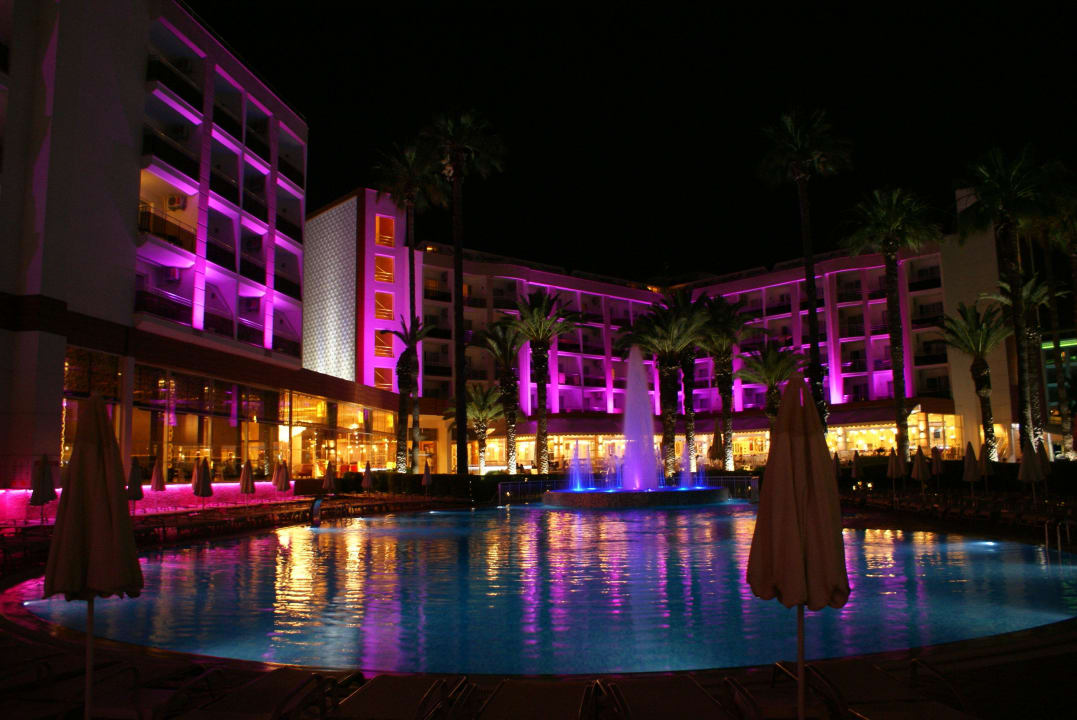 Widok wieczorem Prime Beach Hotel