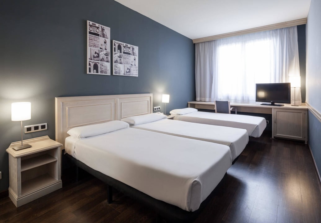 Habitación triple Ilunion Bel Art Ilunion Bel-Art