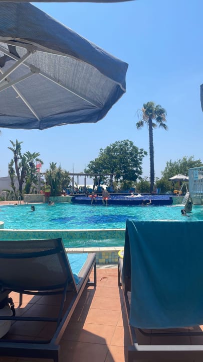Pool ROBINSON PAMFILYA