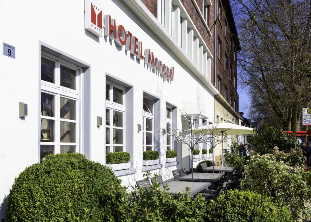 Außenansicht Hotel Monopol