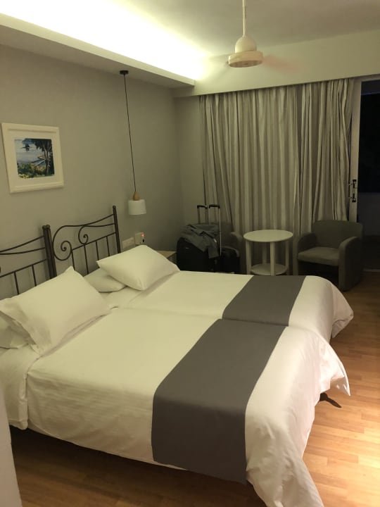 Zimmer Elea Beach Hotel