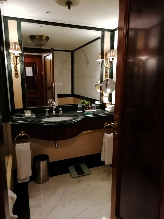 Zimmer Hotel Grande Bretagne