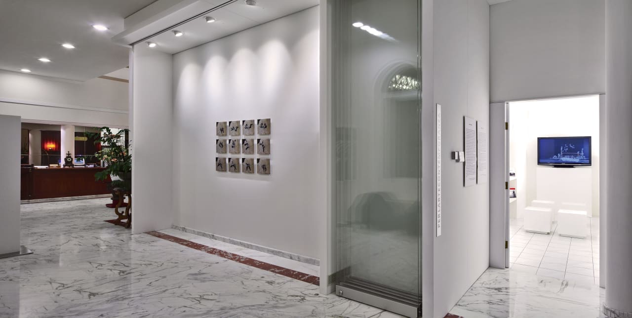 Art gallery  Hotel De La Paix