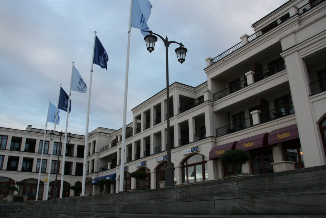 Ein Teil der Restaurants Hotel Yachthafenresidenz Hohe Düne