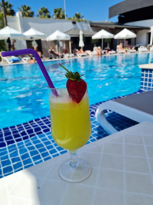 Pool Mary Hotel Side