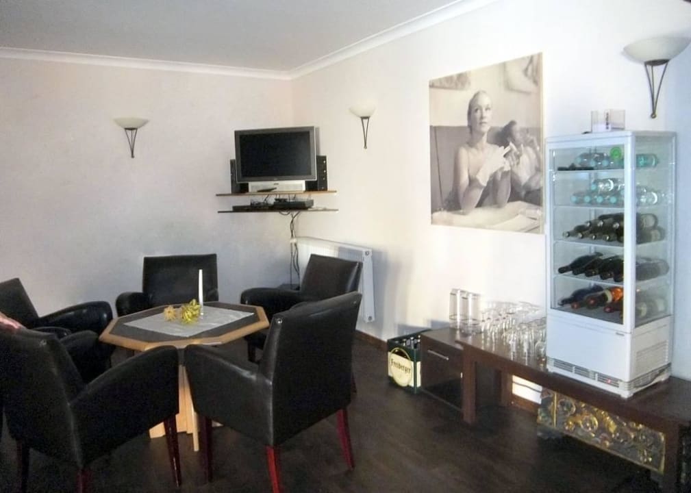 Aufenthaltsraum, Kühlschrank  Hotel Garni Zum Rebstock