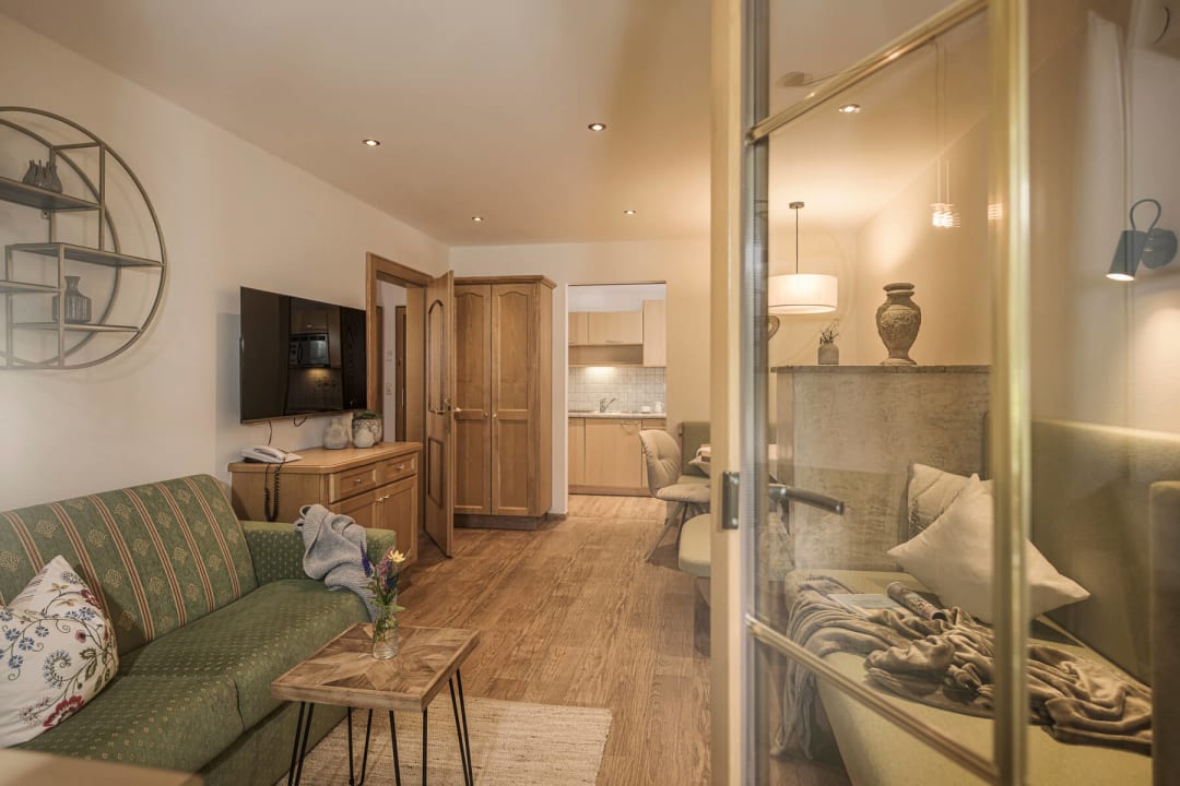 Zimmer Apparthotel Bergkristall