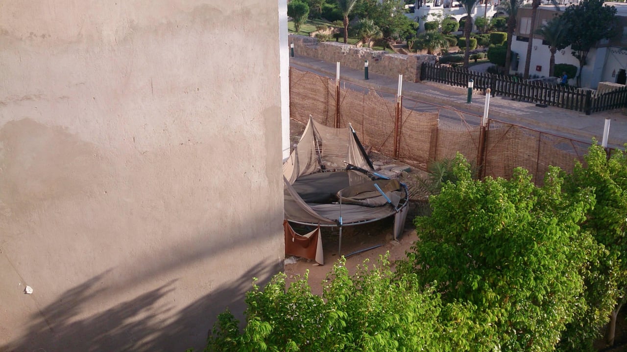 Baustelle direkt vor dem Zimmer  Sharm Plaza