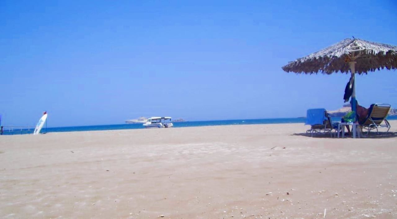 herrlicher Strand Al Sawadi Beach Resort