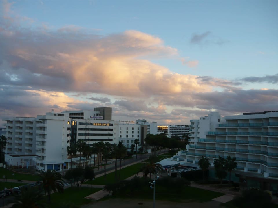 Unschönes Gegenüber allsun Hotel Bahia del Este