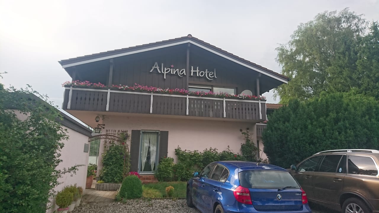 Außenansicht Alpina Hotel