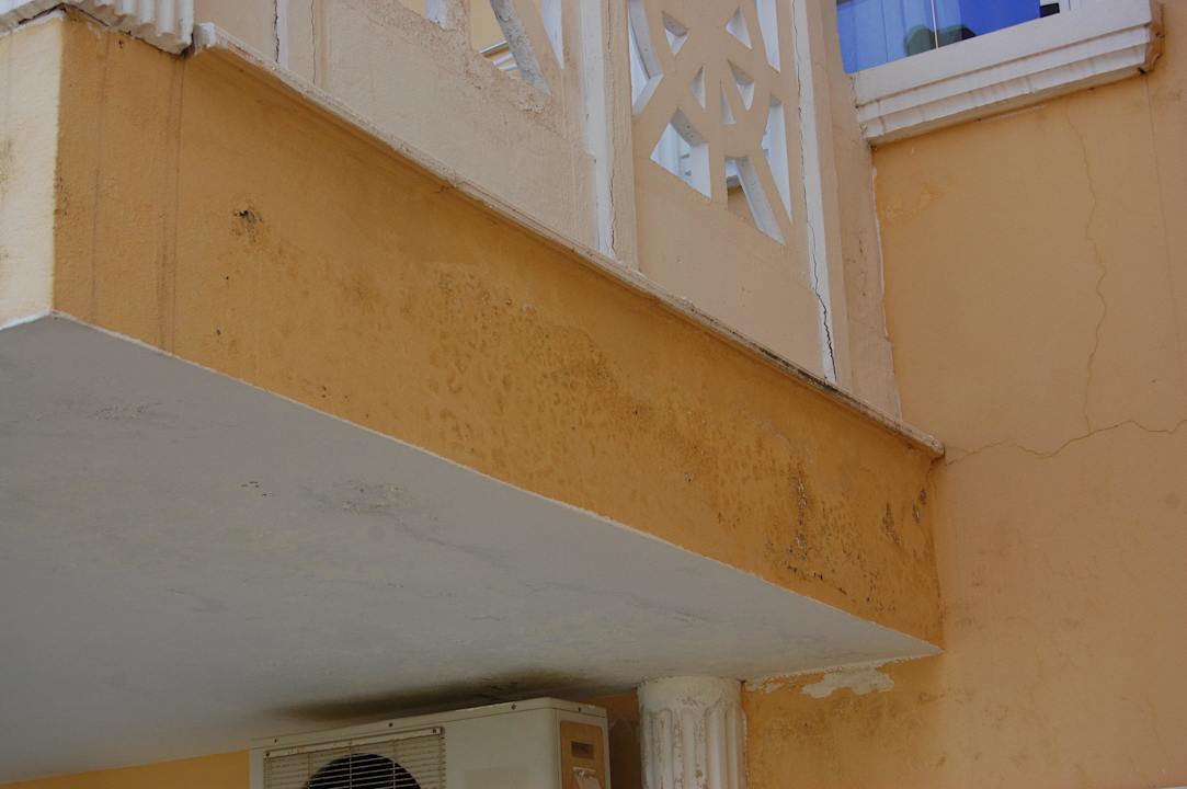 Balkon obok Larina Resort Spa & Hotel