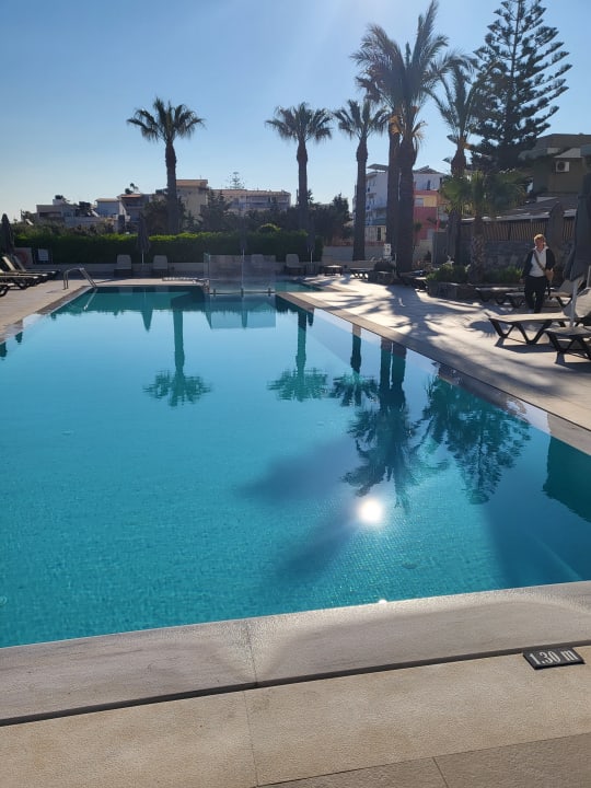 Pool Petousis Hotel & Suites