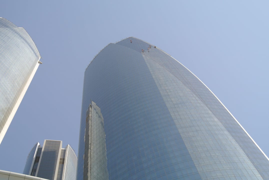 Hotel vom Strand aus gesehen Conrad Abu Dhabi Etihad Towers