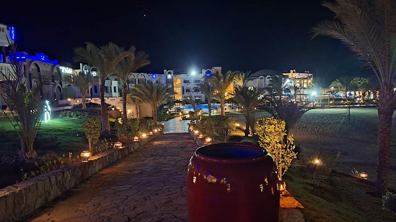 Gartenanlage Coral Sun Beach