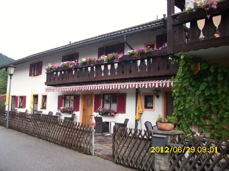 Straßenseite Gästehaus Otto Huber