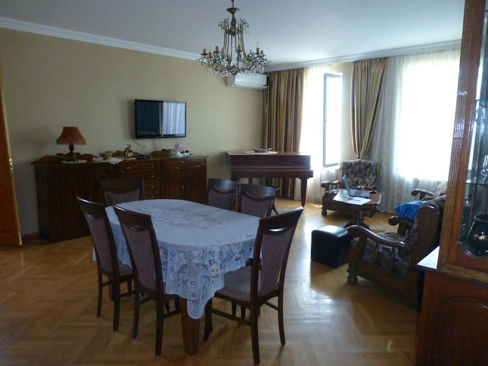 Gemeinschaftsraum mit TV Family Hotel Lago