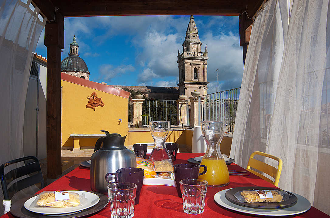 Terrazzo sala colazione estiva Casa Vacanza San Giovanni