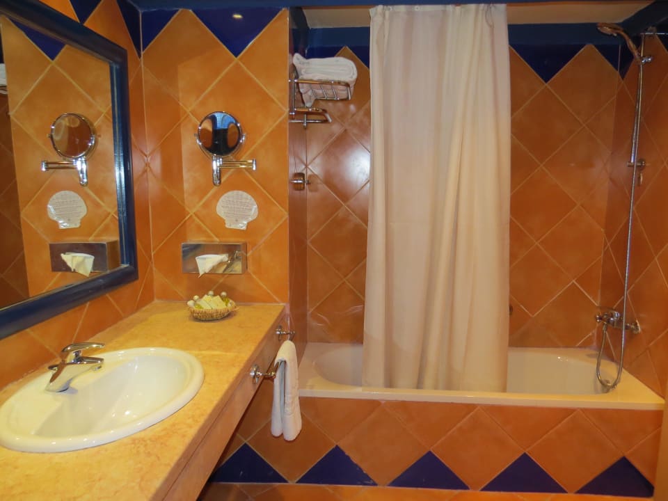 Bad in der Junior-Suite Grand Makadi