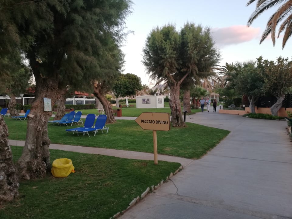Gartenanlage Anissa Beach & Village