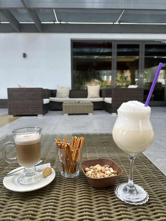 Lobby Terrace Elite Resort