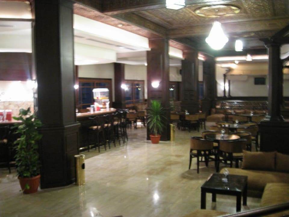 Bar hinter dem Billardraum Pickalbatros Palace Resort