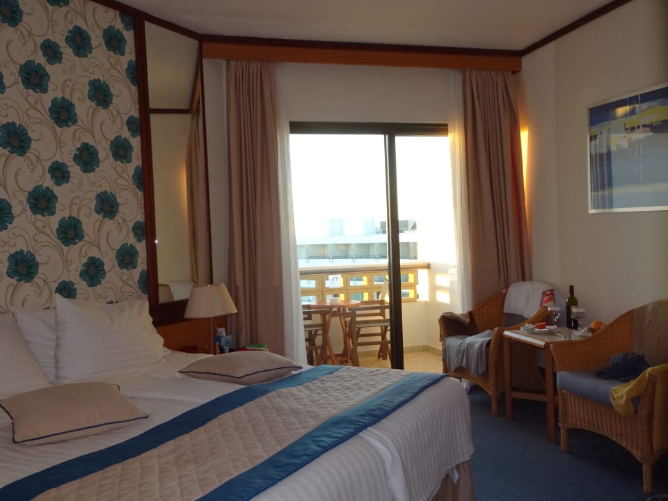Zimmer Constantinou Bros Athena Royal Beach Hotel