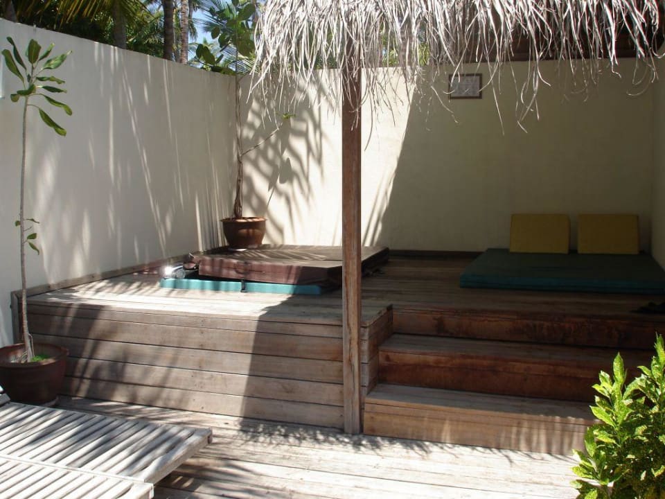 Villa Nr. 628 - Jacuzzi-Bereich Meeru Maldives Resort Island