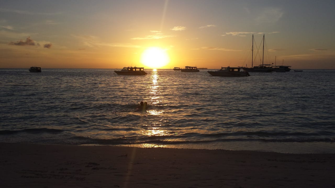 Sonnenuntergang Meeru Maldives Resort Island