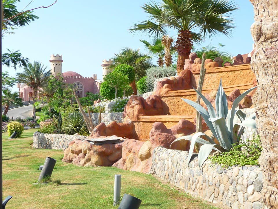 Wunderschön angelegter Garten Sentido Akassia Beach