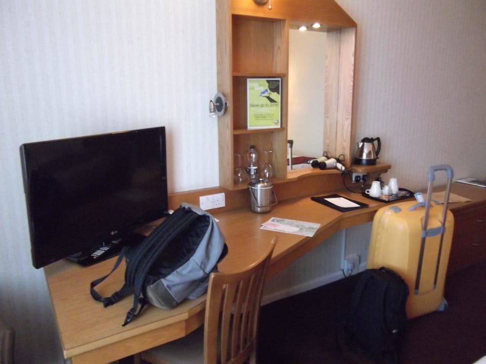 TV Hotel Future Inn Cardiff Bay