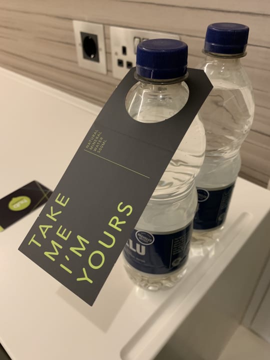 Zimmer hub by Premier Inn London Goodge Street