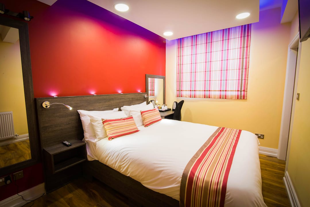 Superior King Room Le Villé Hotel