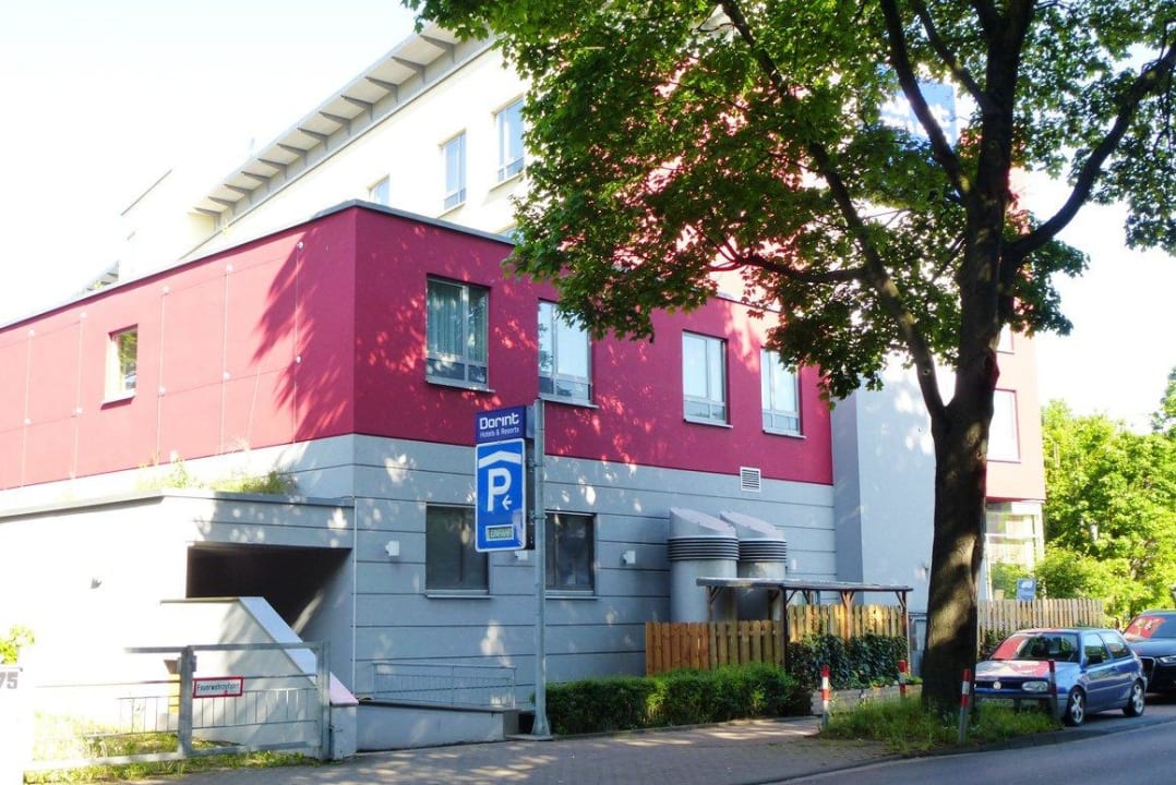 Zufahrt zur Tiefgarage Essential by Dorint Hotel Köln-Junkersdorf