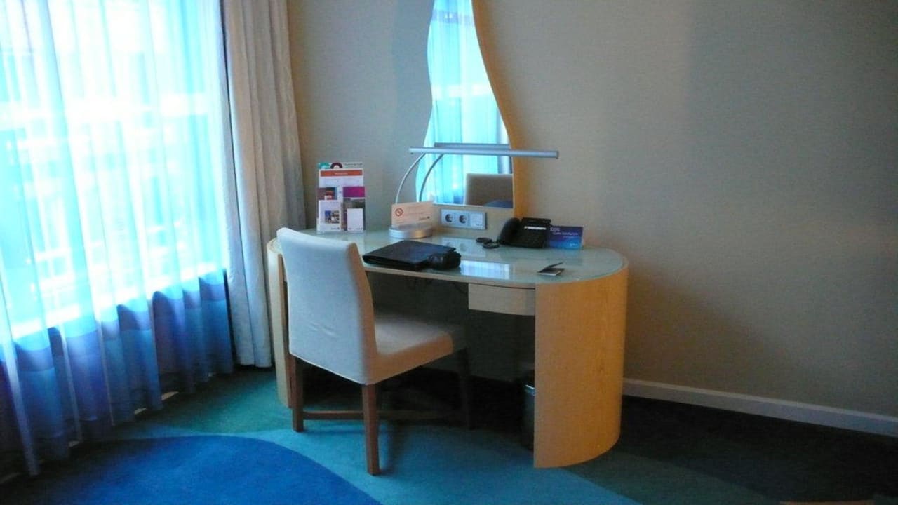 Schreibtisch ScanHotels City Rostock