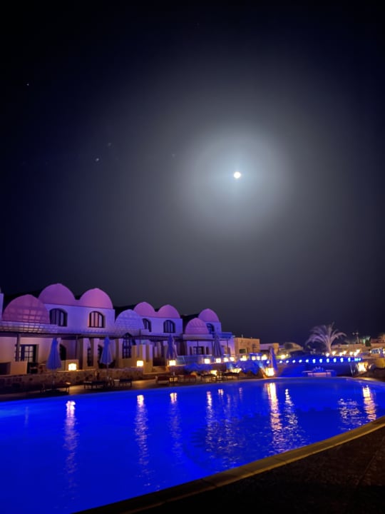 Pool Rohanou Beach Resort