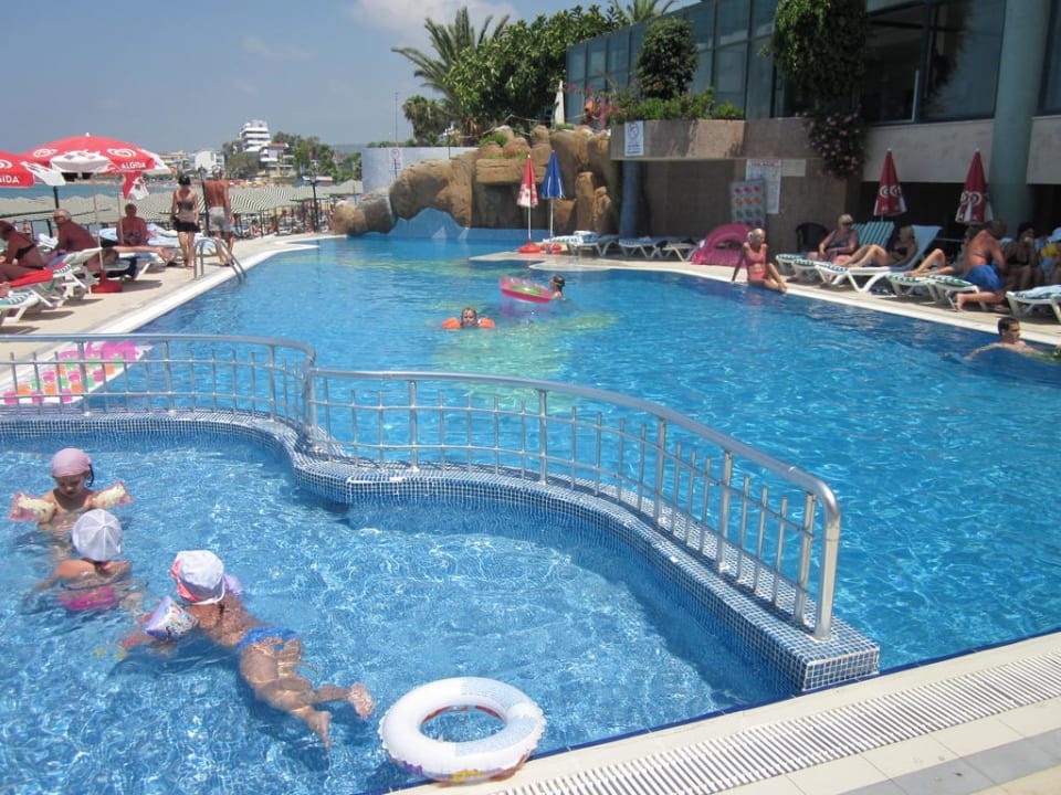 Бассейн  Aska Hotel Just in Beach
