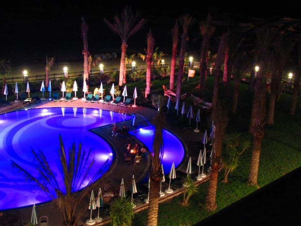 Pool am Abend Calimera Hane Garden