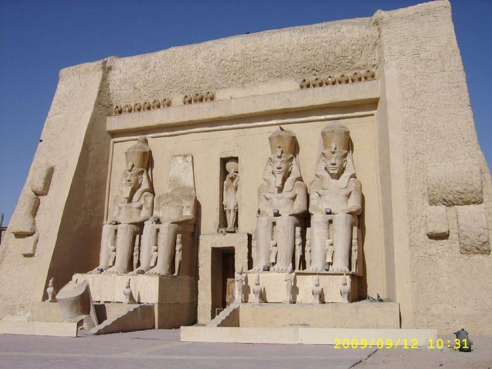 Nachgebaute Wahrzeichen Pickalbatros Alf Leila Wa Leila Resort - Neverland Hurghada