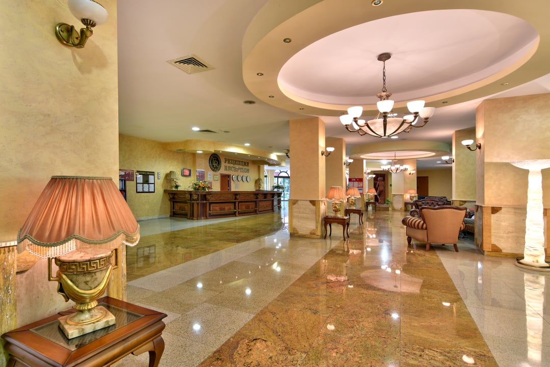 Lobby Hotel Estreya Palace & Residence