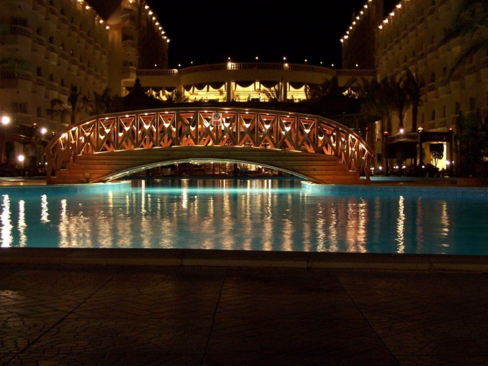 Blick auf das Hauptgebäude Riviera Aqua Park Resort