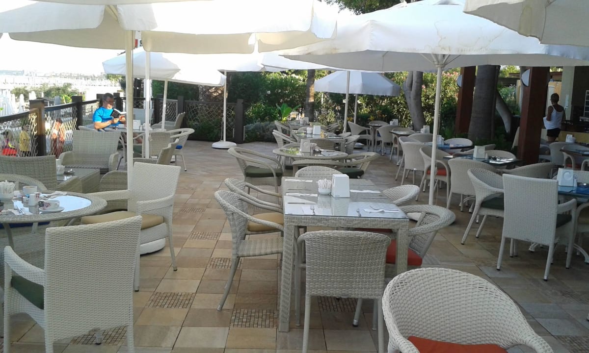 Sonntag Morgens Hotel Grand Side